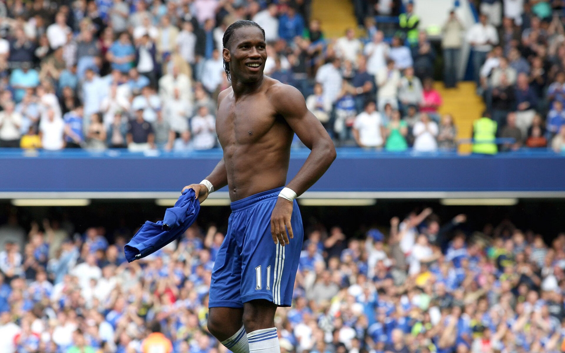 马球俱乐部对抗赛 草地上马蹄声与击球声此起彼伏